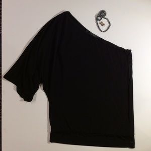 Off the shoulder Guess blouse