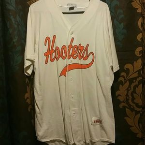 Vintage Hooters button down baseball tee