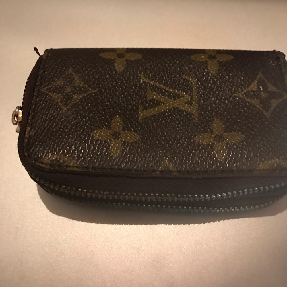 LV Key Chain / Card/Coin holder