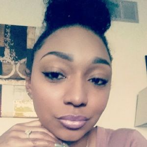 Meet your Posher, Brittney