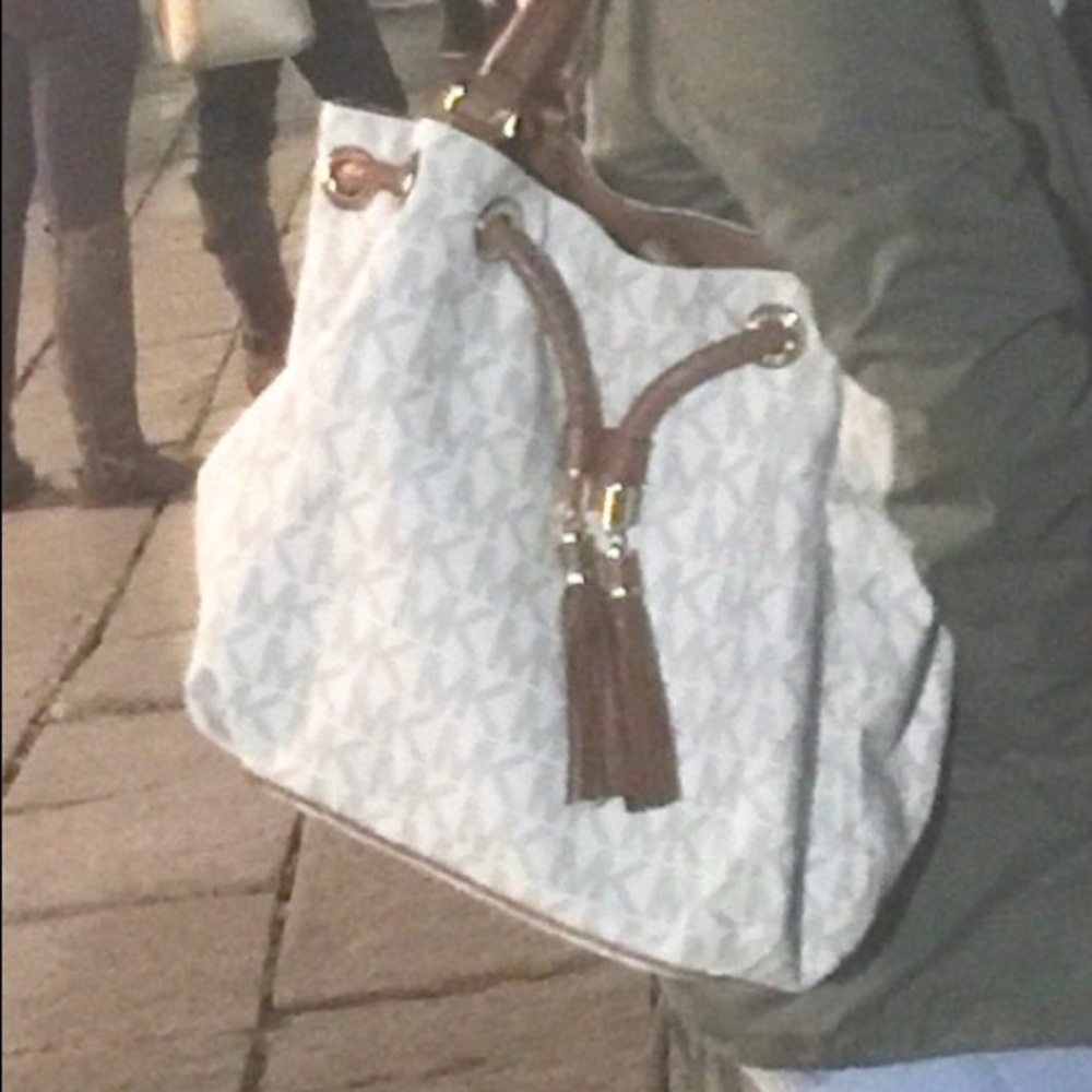 michael kors white/goldMK logo tote bag
