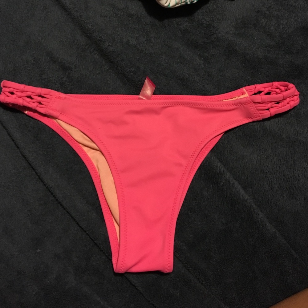 ❌SOLD❌VS Itsy bottoms