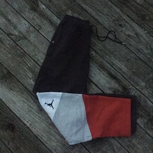 MEN Jordan sweatpants size Medium.