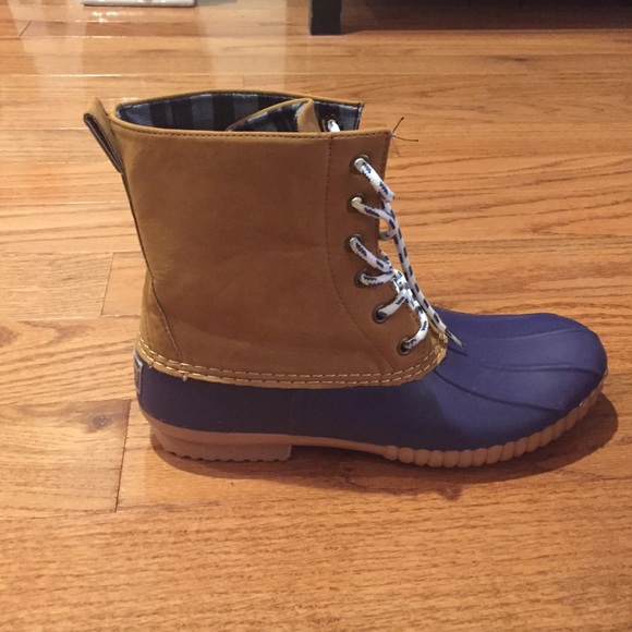 Duck Boots - Picture 2 of 3