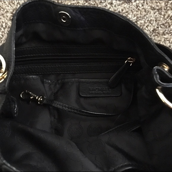 ❌SOLD❌Michael Kors Bedford Leather Convertible Bag - Picture 3 of 4