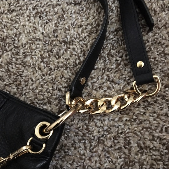 ❌SOLD❌Michael Kors Bedford Leather Convertible Bag - Picture 4 of 4