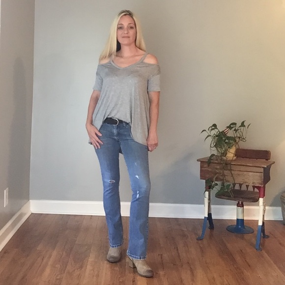 Cold Shoulder Top - Picture 6 of 7