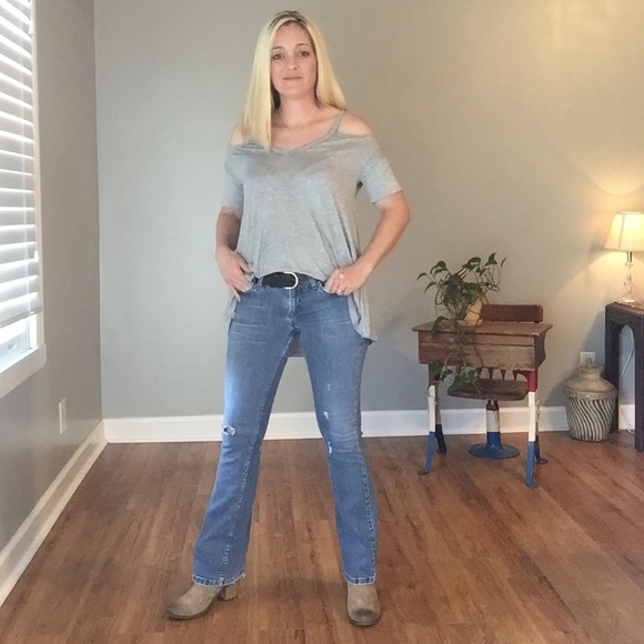 Cold Shoulder Top - Picture 5 of 7