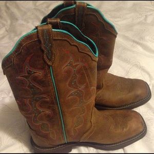 ~*~Brown Justin square toe cowboy boots size 9~*~