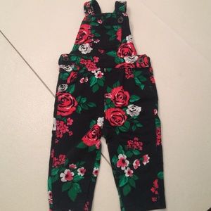 Carter's girl overalls 9 months.