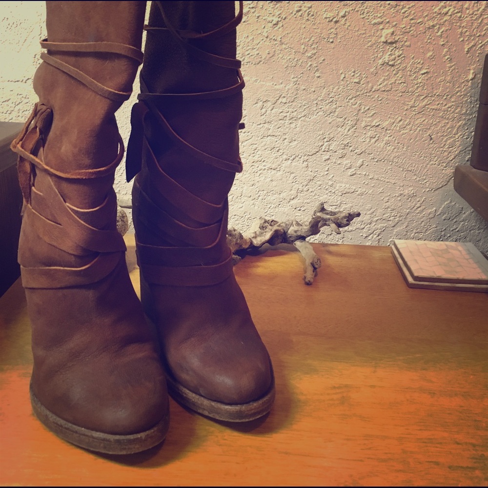 Free People Royal Rush Boot size 39 Euro with box