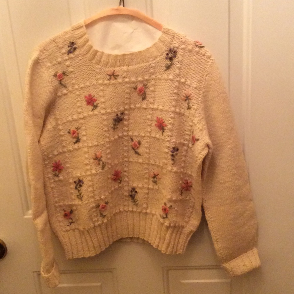 Flower embroidered sweater