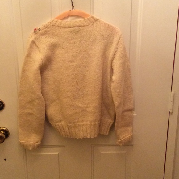 Flower embroidered sweater - Picture 2 of 4