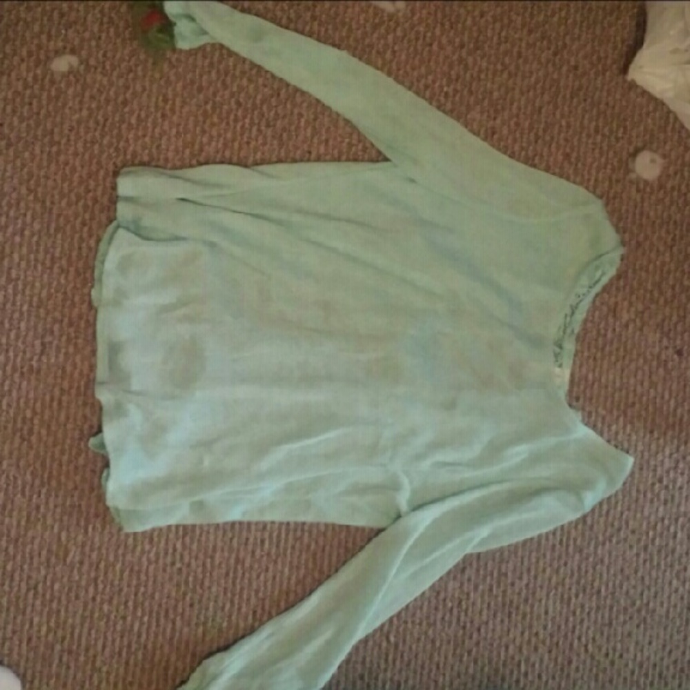 1sr pic ia front 2nd pic is back