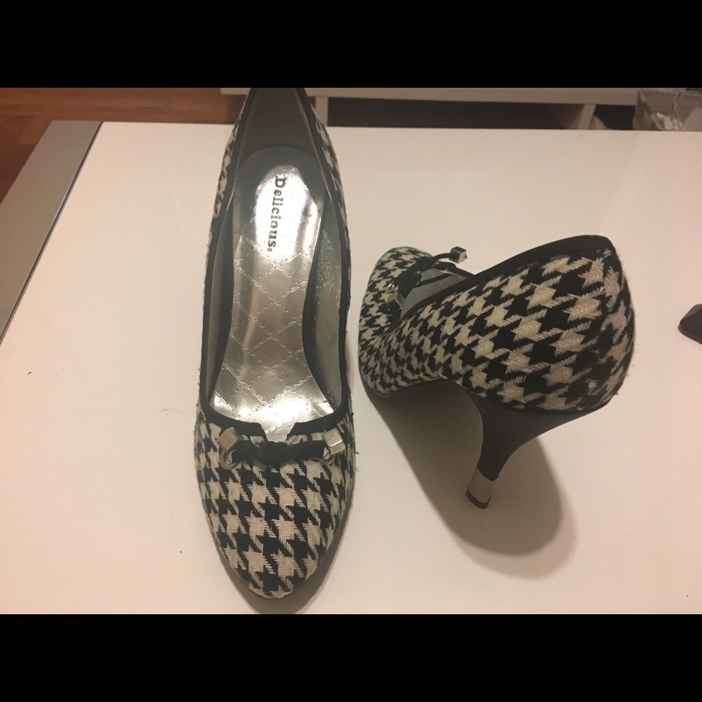 Tweed pumps! Brand new