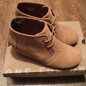 TOMS desert wedge