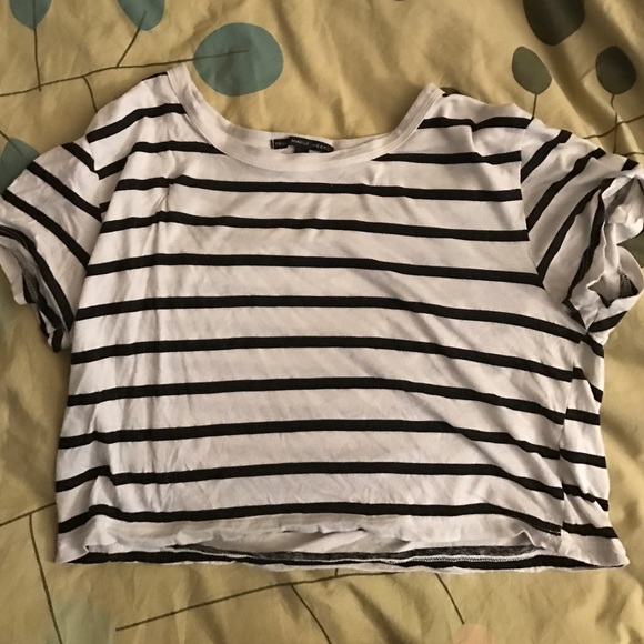 Urban Outfitters b&w striped cropped top - Picture 1 of 2