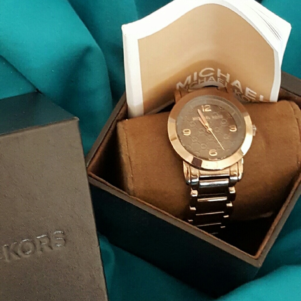 (SOLD)Michael Kors watch NWOT in box