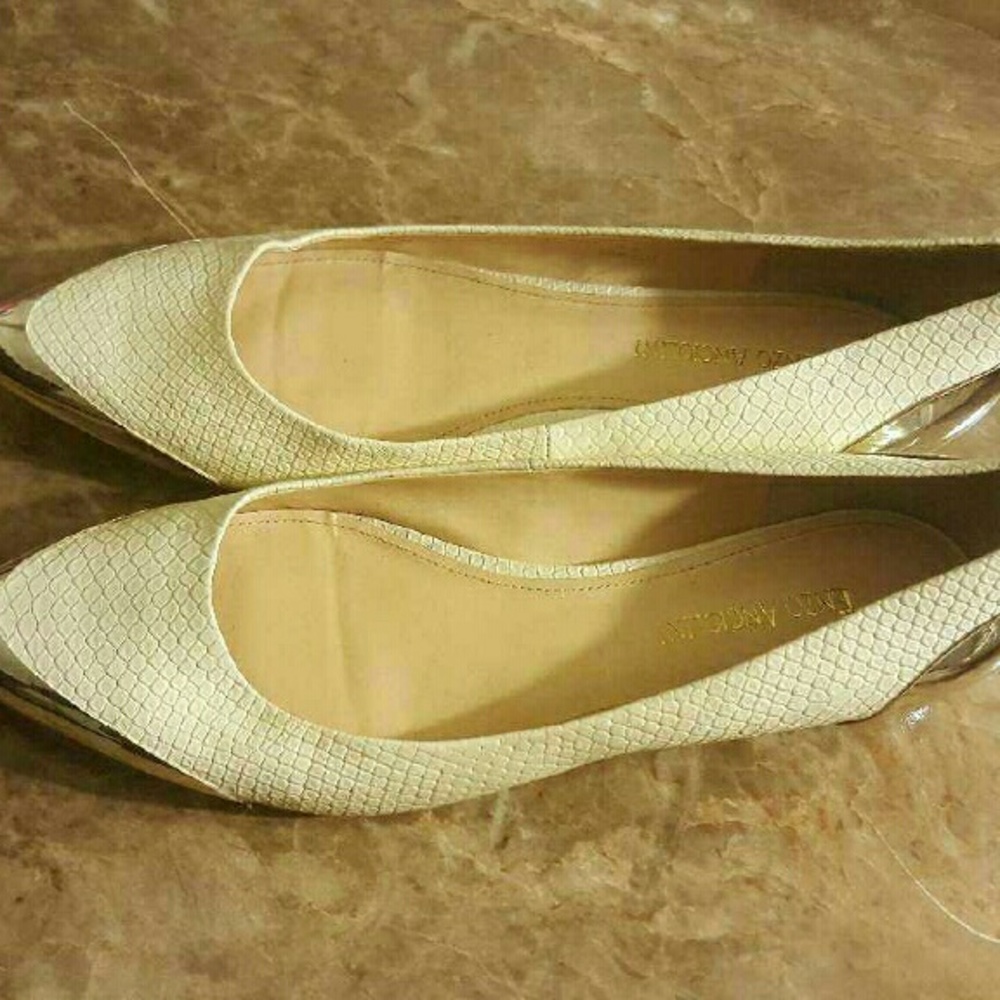 Ladies shoes
