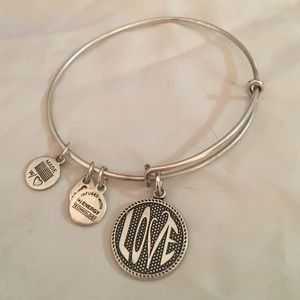 Perfect Vday gift! Used love Alex & Ani bracelet