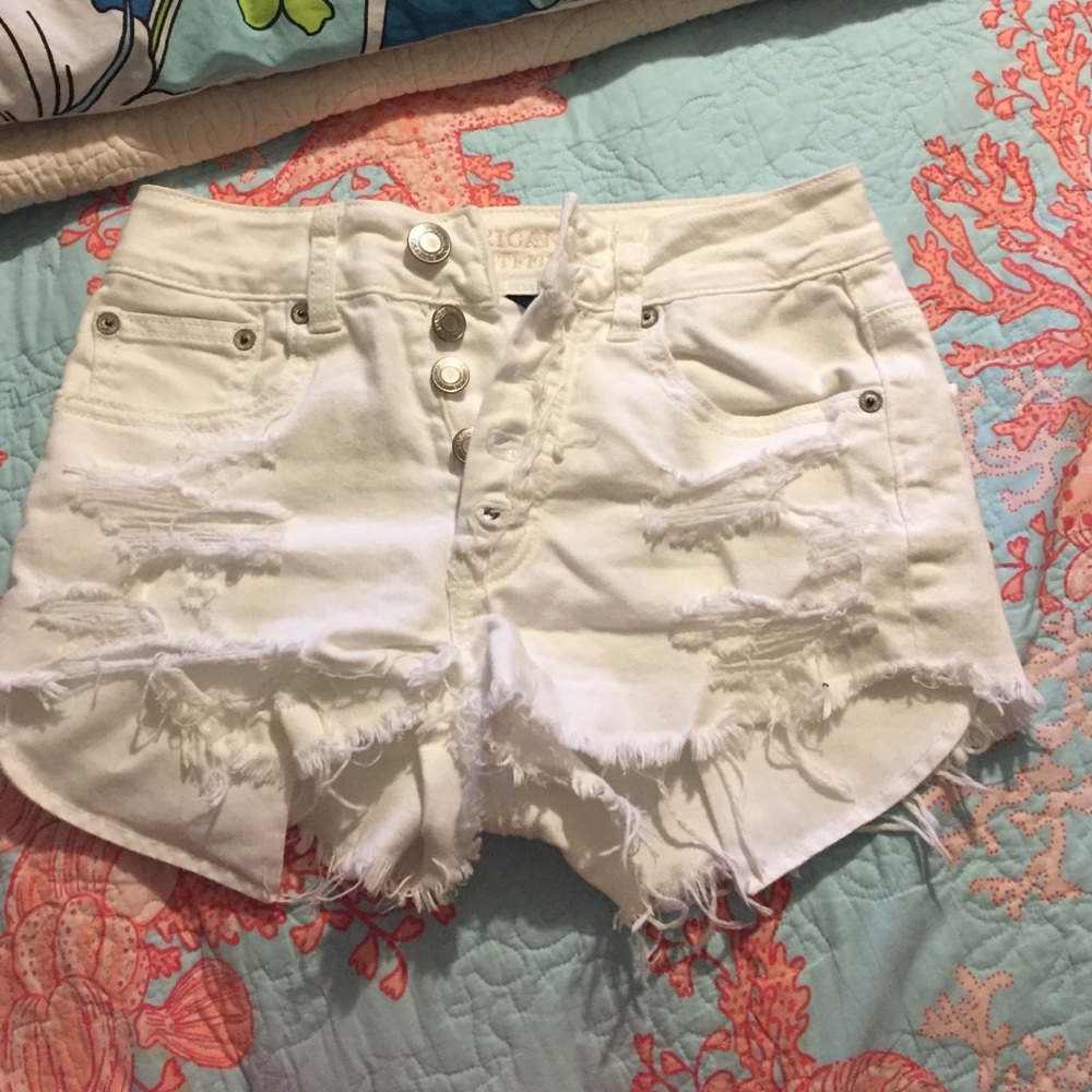 White American Eagle High Rise White Shorts