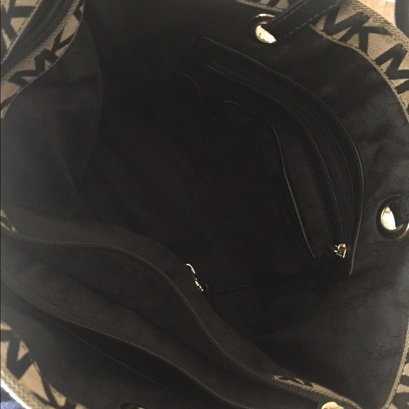 Michael kors purse - Picture 2 of 4