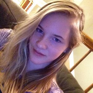 Meet your Posher, Chloe