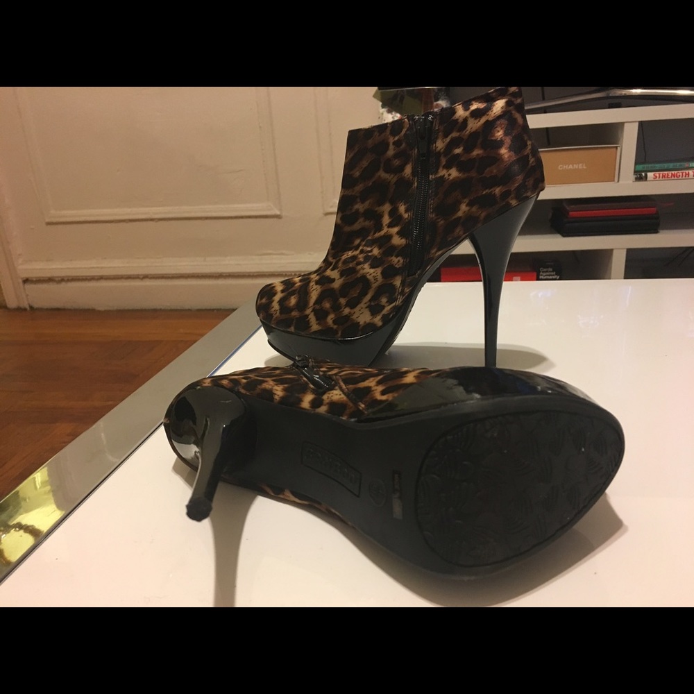 Leopard ankle booties - Picture 2 of 2