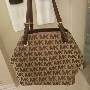 AUTHENTIC Michael Kors purse