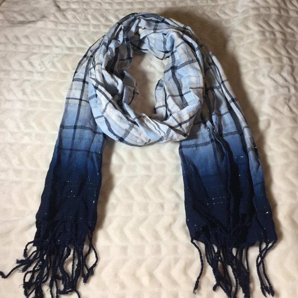 Justice scarf