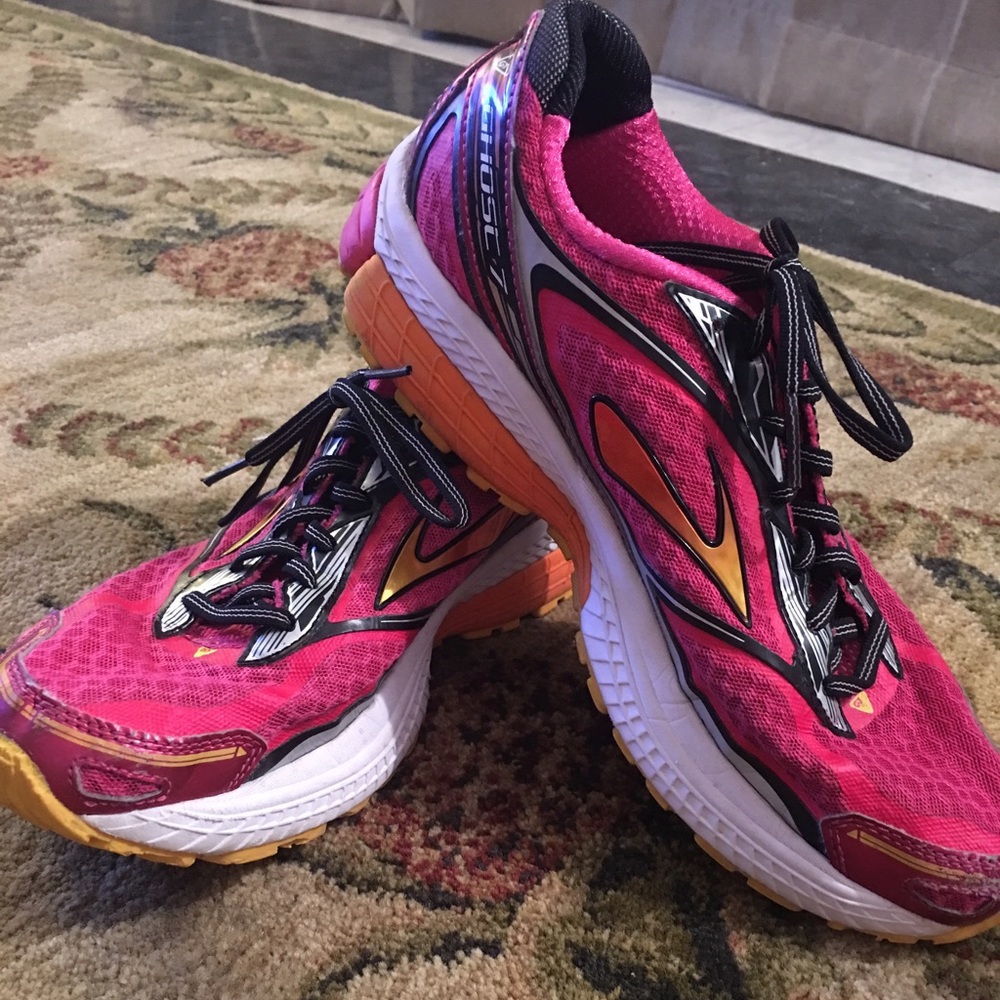 Brooks Ghosts 7 tennis shoes!