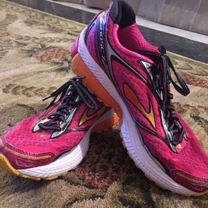 Brooks Ghosts 7 tennis shoes!