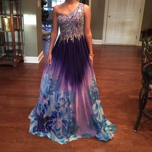 Mac Duggal gown size 0