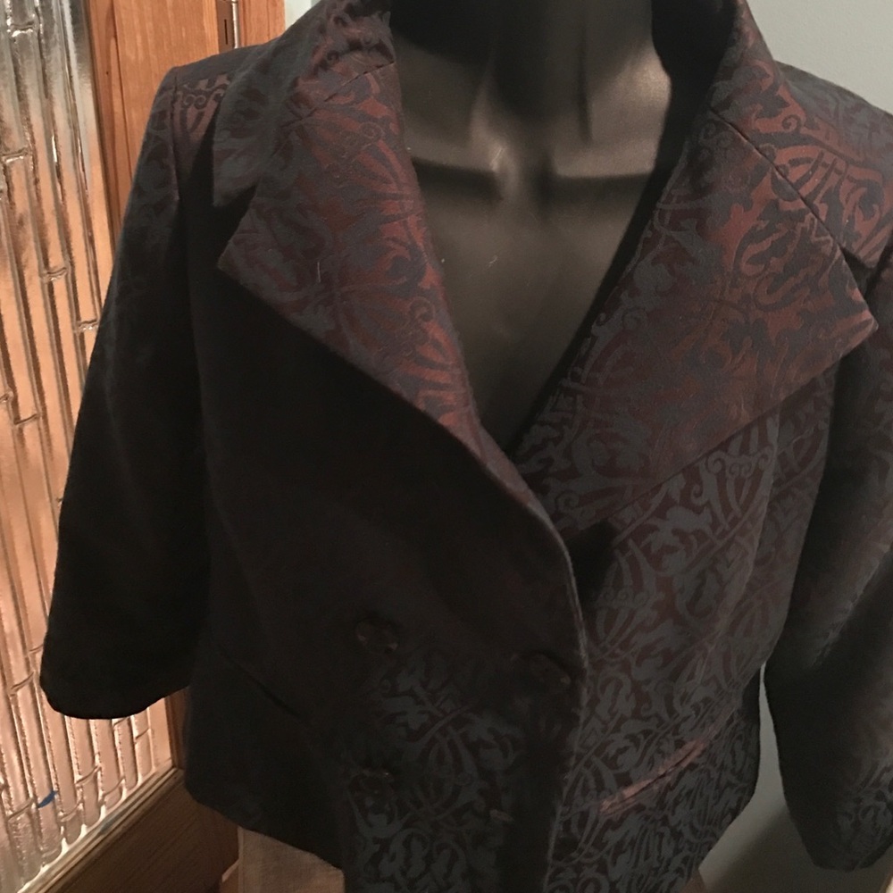 Blue and maroon jacket, short sleeved