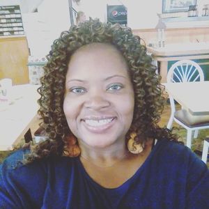 Meet your Posher, Larina