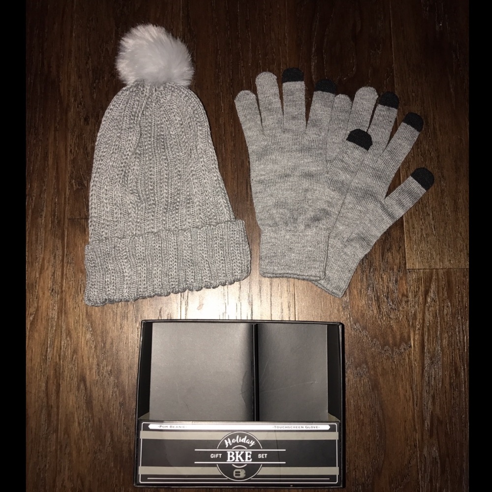 BKE Pom Bernie and Touchscreen Glove Gift Set