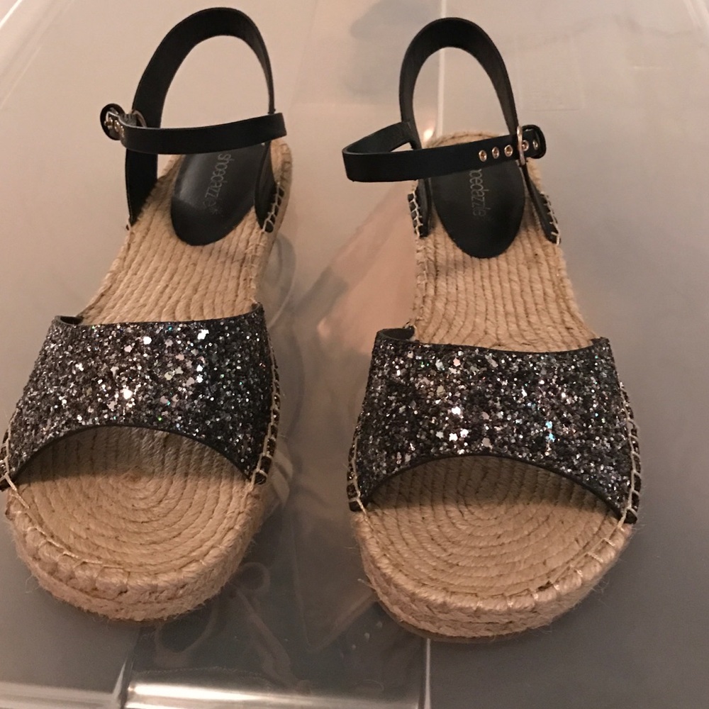 Black/silver glitter Shoe Dazzle espadrilles sz 10