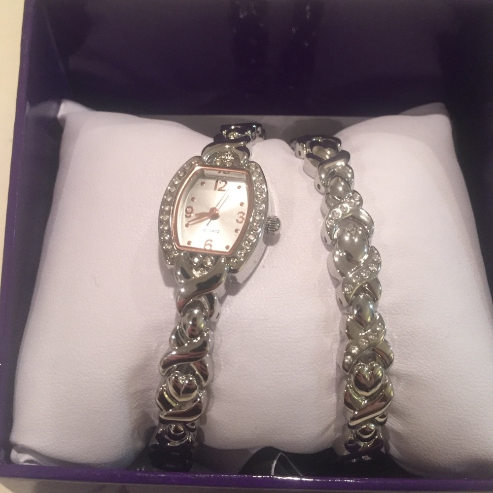 Necklace and watch set