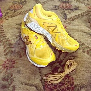 New Balance 2016 Minnie Mouse running shoes!