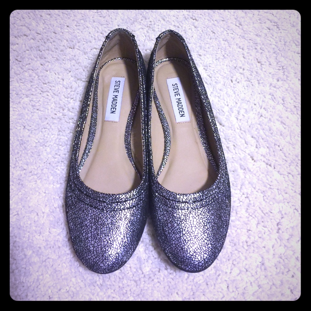Women's 7.5 Steve Madden Silver Flats