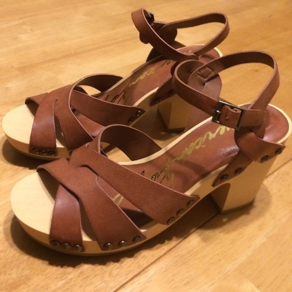 american rag platform sandals