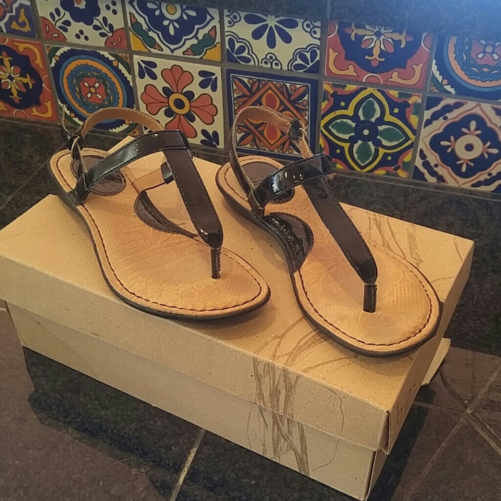 BOC Black Patent Thong Sandals