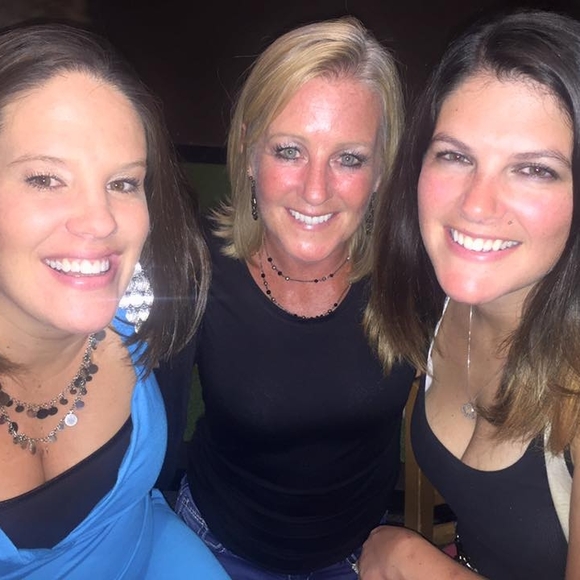 Meet your Posher, Jennifer - Picture 1 of 1