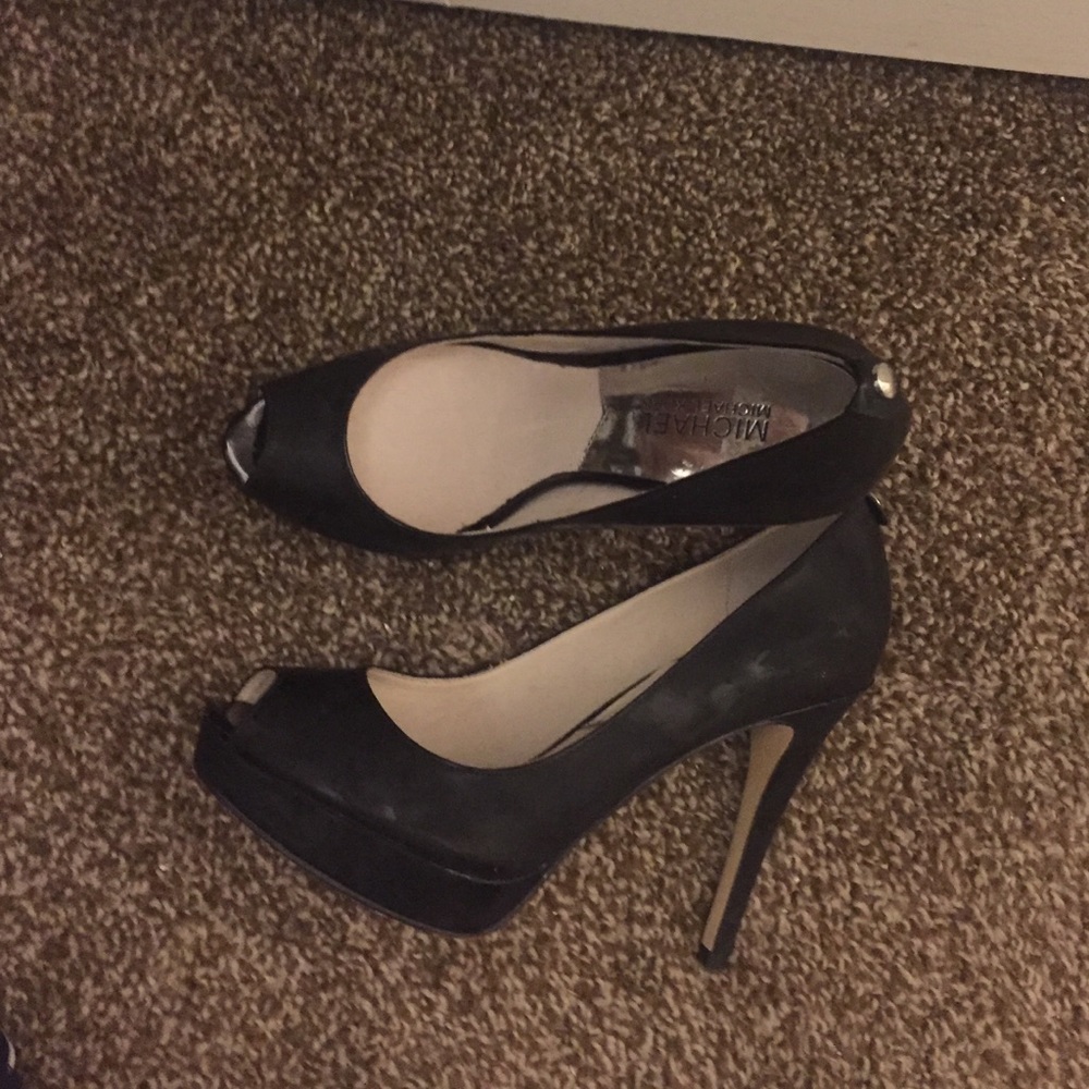 Michael Kira heels