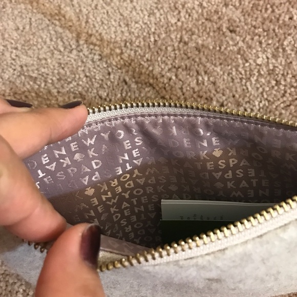 Send offer - Kate spade wristlet. - Picture 2 of 3