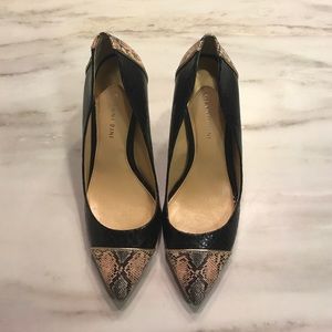 ✨Gianni Bini snake skin accented heels