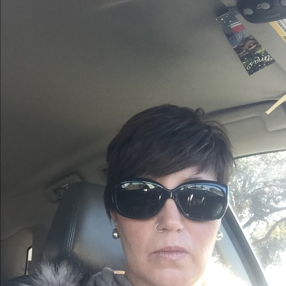 Meet your Posher, Jennifer