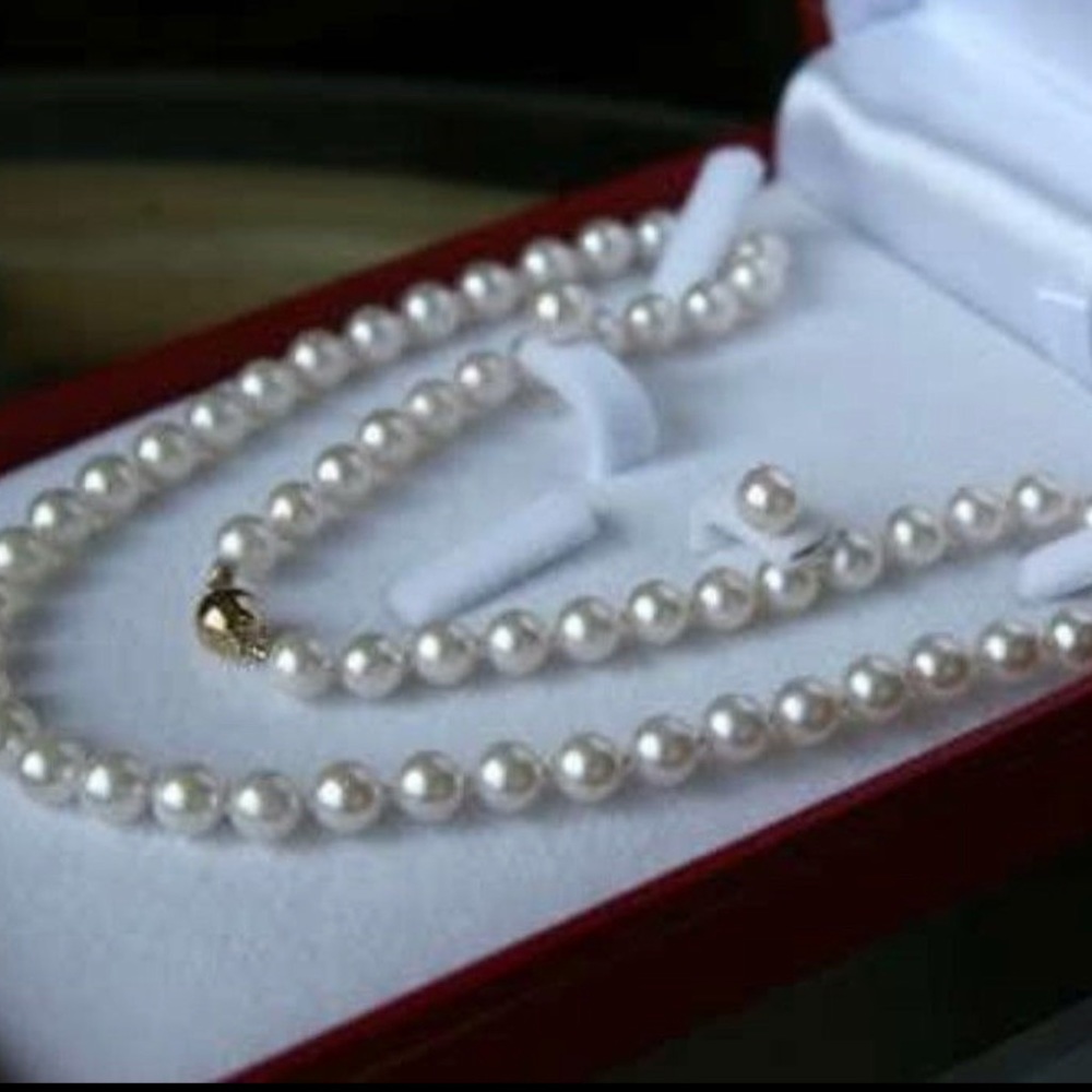 ❤️Valentines ❤️ 8mm 18" Pearl necklace & earrings