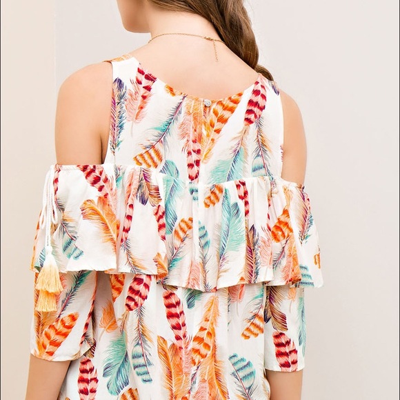 LAST ONE! Feather print cold shoulder blouse - Picture 4 of 5