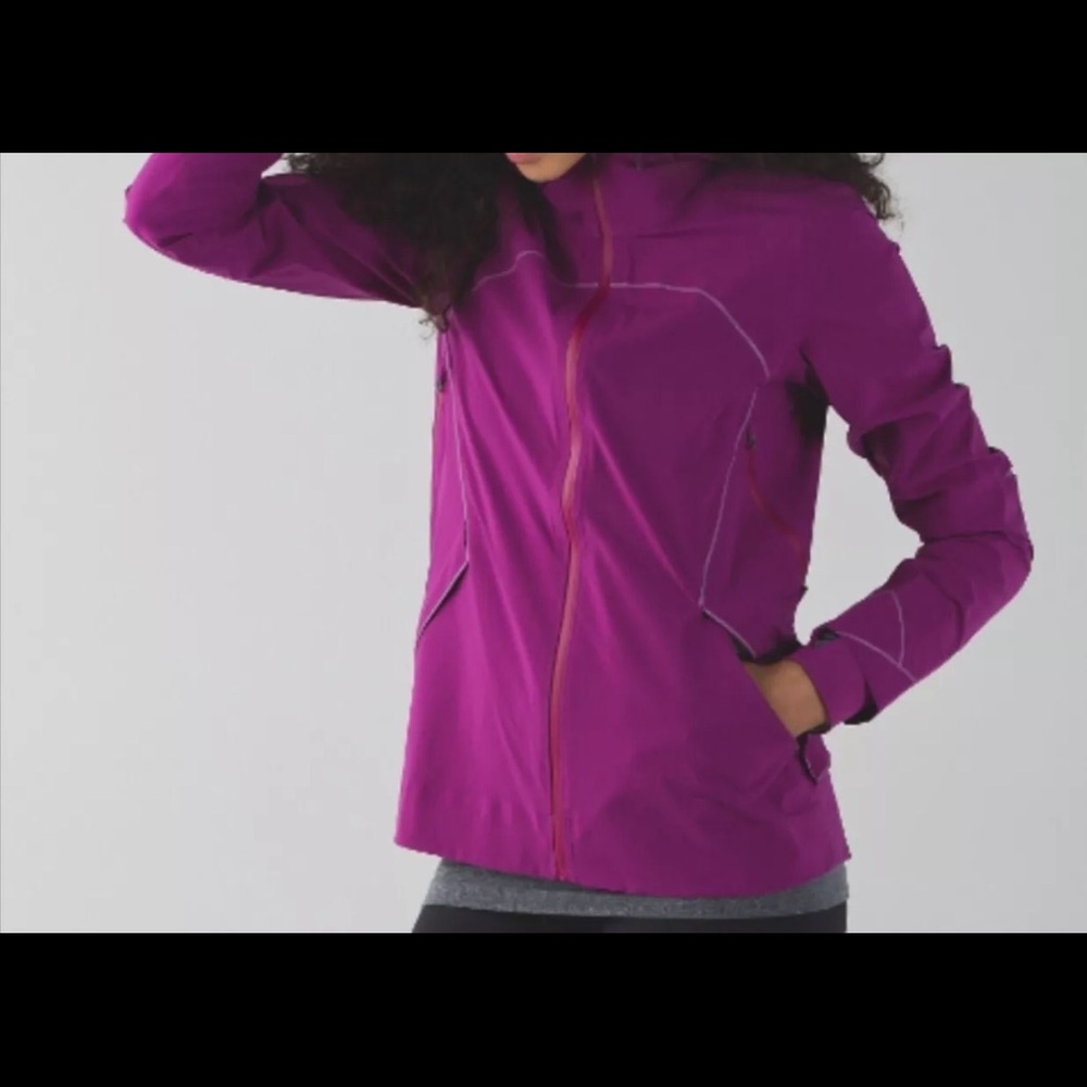 Lululemon Runaway Jacket Regal Plum. Size 6. NWT.